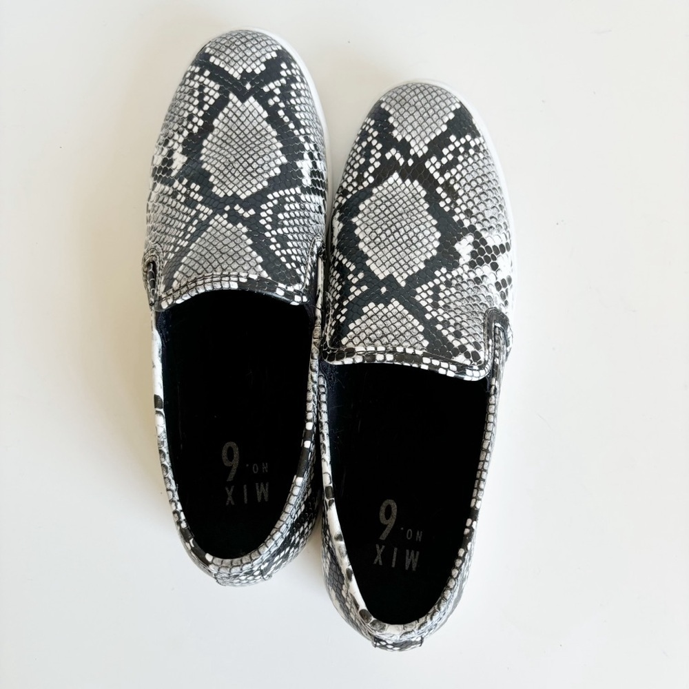 Mix No. 6 Fraycia Slip On Sneakers Reptile Print Black White Faux Leather 8.5